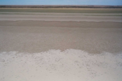 Lake Yamma Yamma water retreating Photo by Roger Jaensch Wetlands International